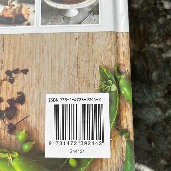 Natural. Wholesome Recipes for Pure Nourishment. Cookbook. Like new condition - Picture 4 of 11